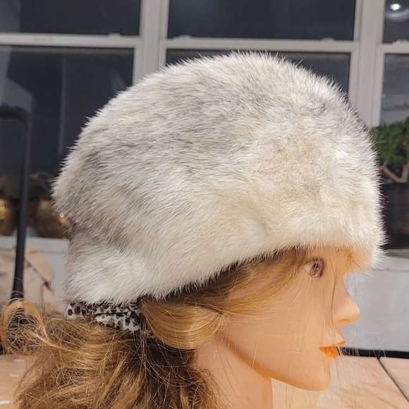 Vintage Christine Originals unisex 50s, 60s  white luxury genuine fur hat - Picture 6 of 7